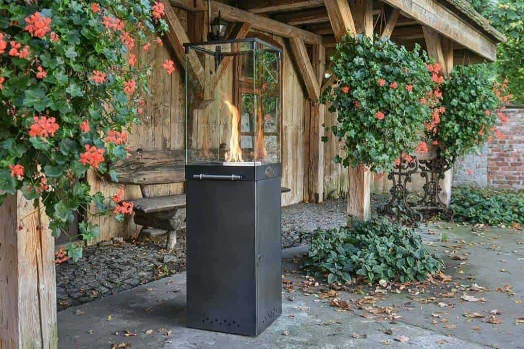 Wystrój altany ogrodowej – funkcjonalne wyposażenie na zadaszony taras