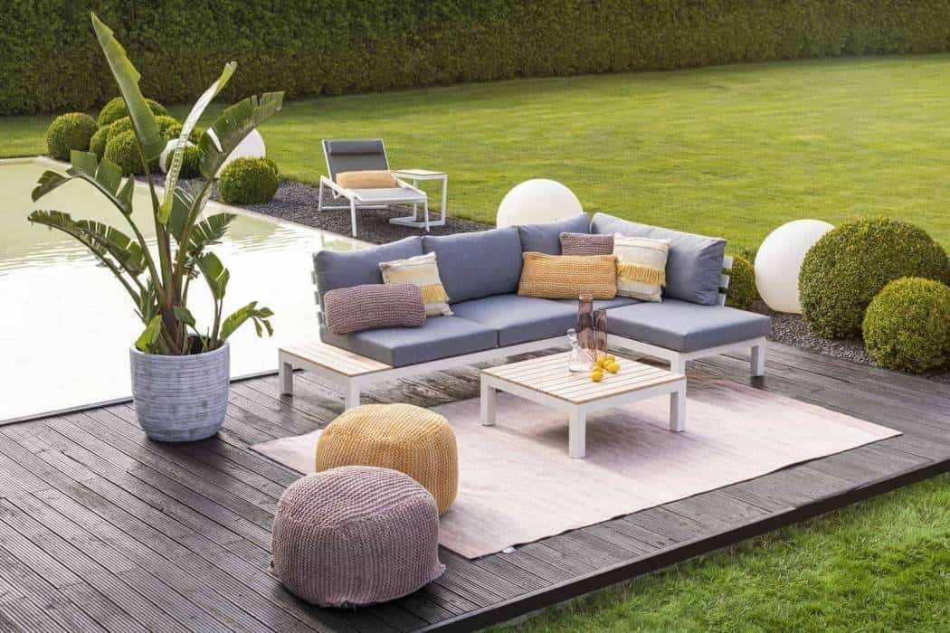 Narożnik do ogrodu – eleganckie meble dla większego komfortu