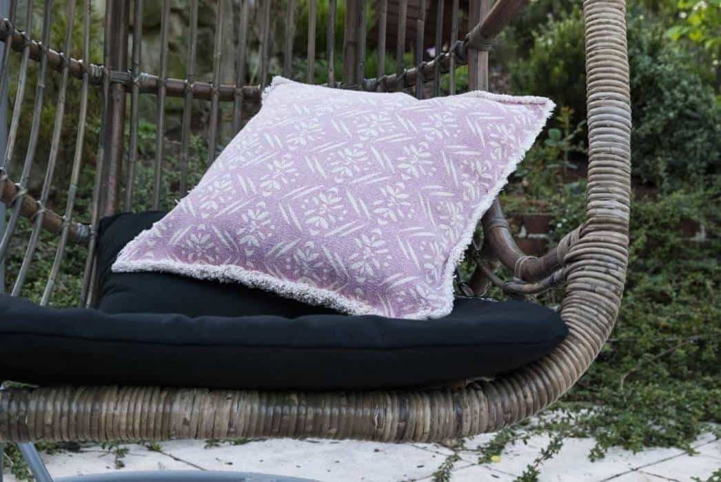 Fotel bujany „kokon” – modny akcent do ogrodu i domu