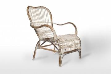 designerskie meble do ogrodu: Fotel rattanowy CANNES biały przecierany