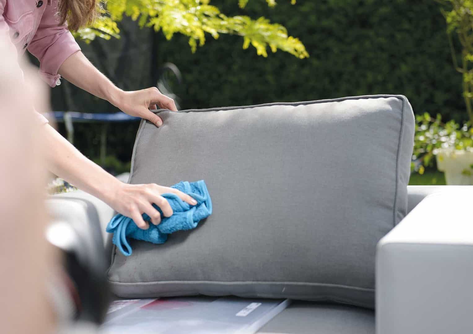preparat do czyszczenia poduszek na meble ogrodowe