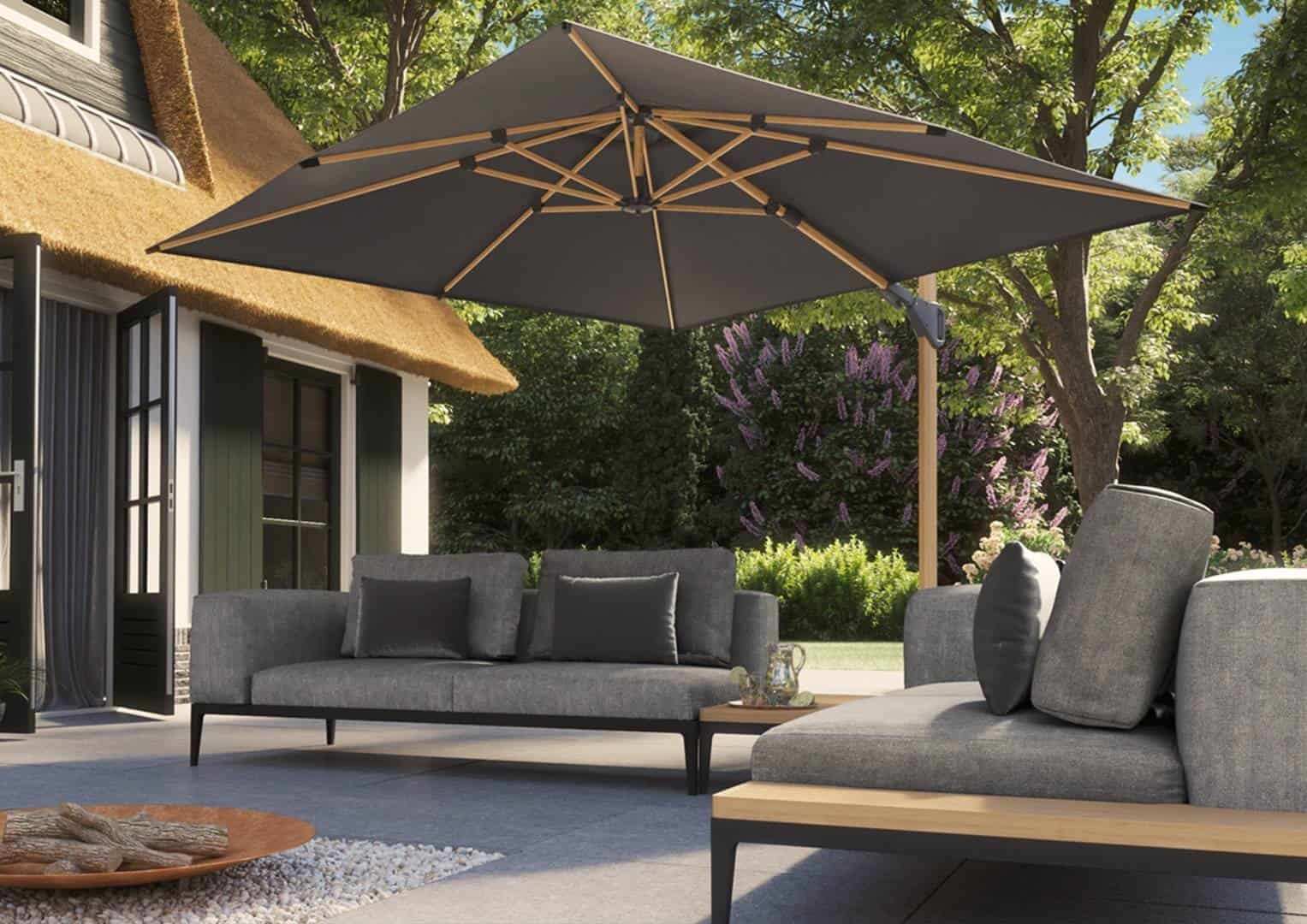 sofa i parasol ogrodowy