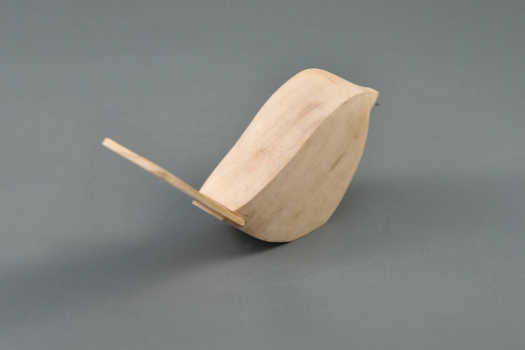 Figurka drewniana - Wróbelek IX